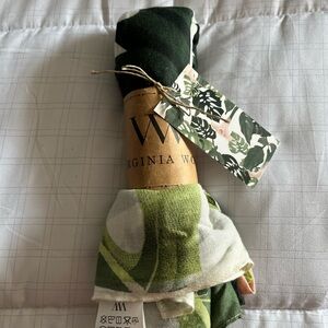 Virginia Wolf Beach Wrap